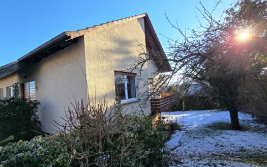 Freistehendes Einfamilienhaus mit ELW in begehrter Wohnlage