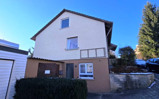 Freistehendes Einfamilienhaus mit ELW in begehrter Wohnlage