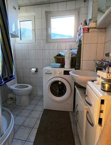 ELW Bad mit Dusche und WC