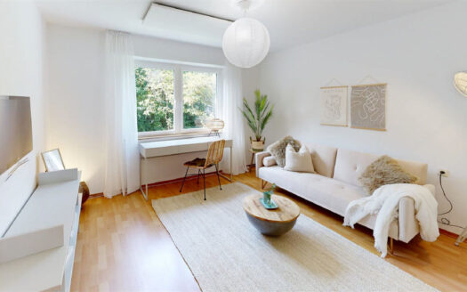 Freistehendes Einfamilienhaus mit ELW in begehrter Wohnlage