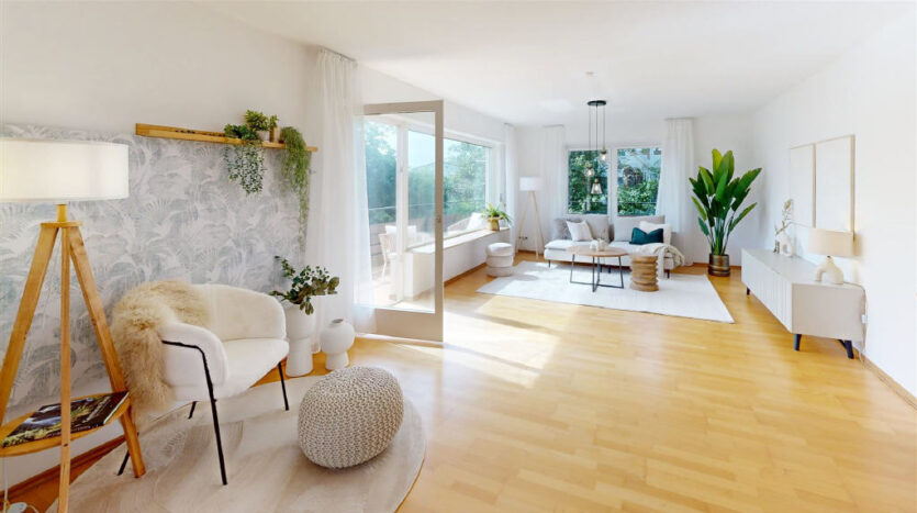 EG_Wohnzimmer mit Zugang zum Balkon