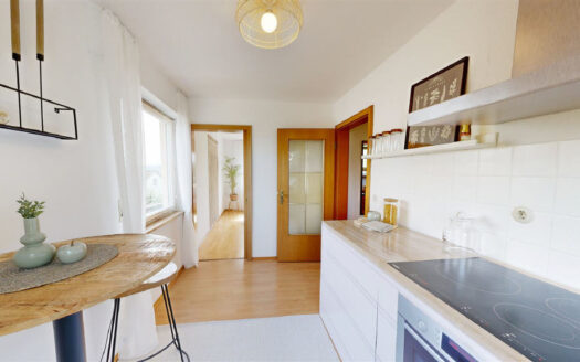 Freistehendes Einfamilienhaus mit ELW in begehrter Wohnlage