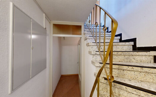 Freistehendes Einfamilienhaus mit ELW in begehrter Wohnlage