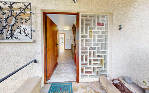 Freistehendes Einfamilienhaus mit ELW in begehrter Wohnlage