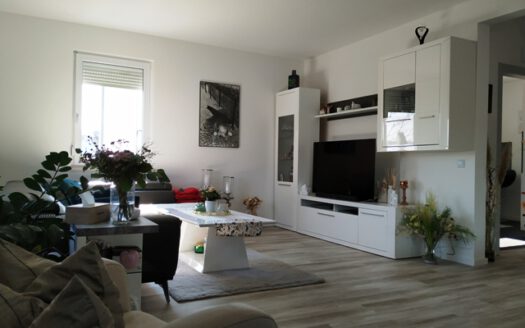 Eingangsbereich mit Terrasse