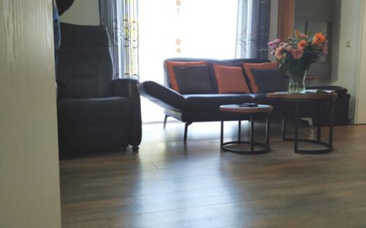 Sonnige Lage im bevorzugten Wohngebiet „Kirchberg“ – Einfamilienhaus mit Einliegerwohnung-