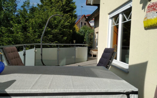 Sonnige Lage im bevorzugten Wohngebiet „Kirchberg“ – Einfamilienhaus mit Einliegerwohnung-