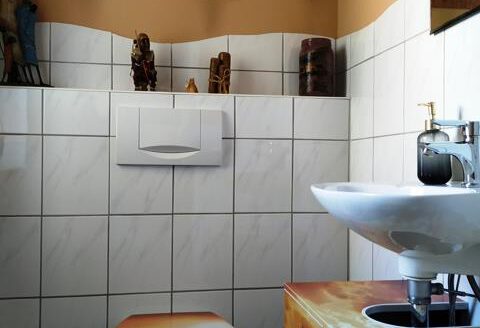 Sonnige Lage im bevorzugten Wohngebiet „Kirchberg“ – Einfamilienhaus mit Einliegerwohnung-