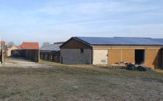 Mehrzweckhalle / Zufahrt Fahrsilos