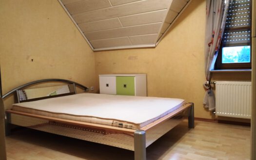 Ein-/Zweifamilienhaus zur Selbstnutzung oder als Kapitalanlage in Elpersheim