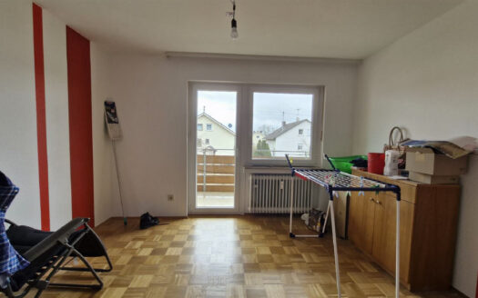 Dreifamilienhaus mit Garten, Garage und drei Stellplätzen