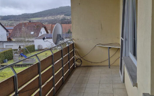 Dreifamilienhaus mit Garten, Garage und drei Stellplätzen