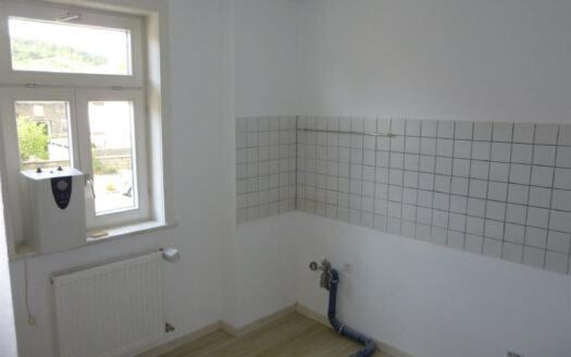 Große 3 Zimmer-Wohnung mit zwei KFZ-Stellplätze – ohne Balkon!!!