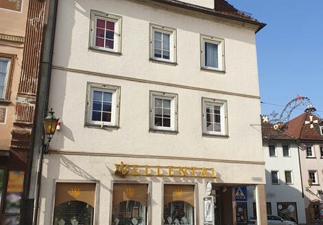 Helle 3-Zimmer-Wohnung in zentraler Lage am Marktplatz zu vermieten!