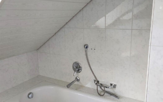 Gemütliche 2-Zimmer-Dachgeschosswohnung mit Loggia in Lauda