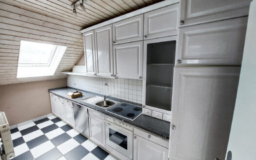 Gemütliche 2-Zimmer-Dachgeschosswohnung mit Loggia in Lauda