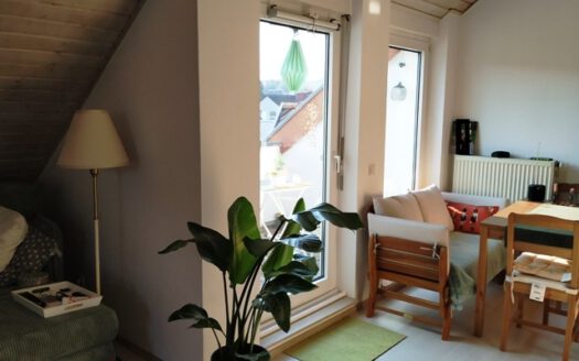 Gemütliche 2-Zimmer-Dachgeschosswohnung mit Loggia in Lauda