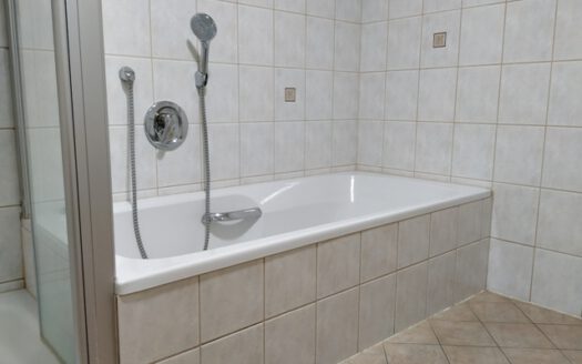 Ein-/Zweifamilienhaus zur Selbstnutzung oder als Kapitalanlage in Elpersheim