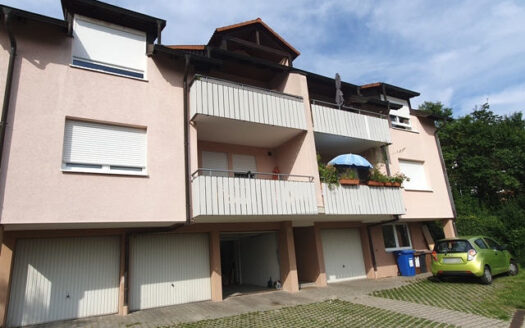 3-Zimmer-Wohnung mit Balkon und Stellplatz am Stadtrand zu verkaufen!