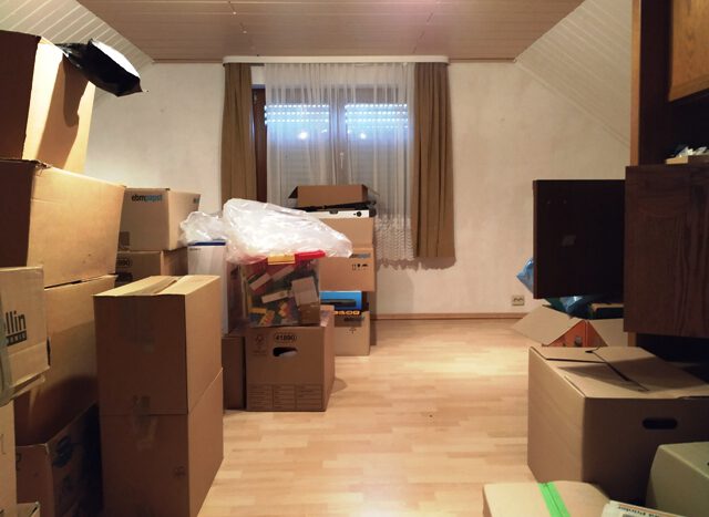 DG_Zimmer 2 / Laminatfußboden