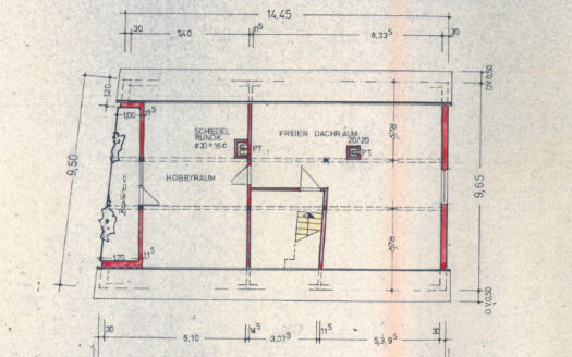 Einfamilienwohnhaus mit 2 Garagen und großem Grundstück in Rüsselhausen