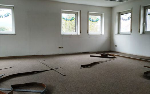 Renovierungsbedürftiges Wohn- und Geschäftshaus in der Innenstadt