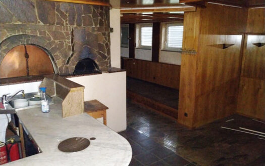 Renovierungsbedürftiges Wohn- und Geschäftshaus in der Innenstadt