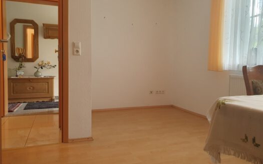 2-Zimmer-Erdgeschosswohnung mit Garten in Reichenberg zu vermieten!