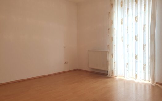 2-Zimmer-Erdgeschosswohnung mit Garten in Reichenberg zu vermieten!