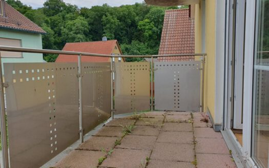 2-Zimmer-Wohnung mit Balkon und Stellplatz in Reichenberg!