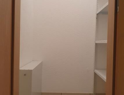 2-Zimmer-Wohnung mit Balkon und Stellplatz in Reichenberg!