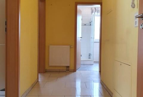 2-Zimmer-Wohnung mit Balkon und Stellplatz in Reichenberg!