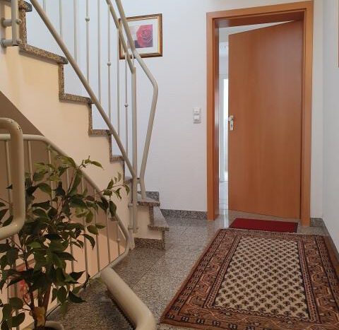 Treppenhaus/Wohnungseingang