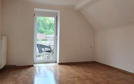 3-Zimmer-Wohnung mit Balkon und Stellplatz in Reichenberg!