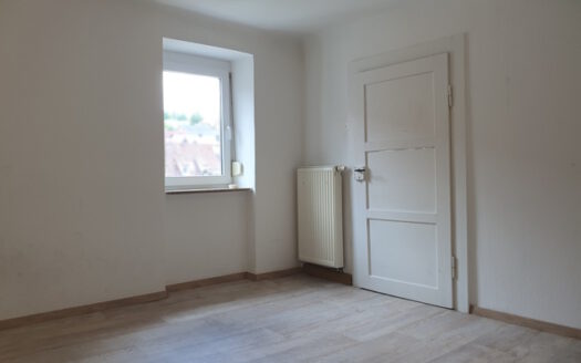 3-Zimmer-Wohnung mit Balkon und Stellplatz in Reichenberg!