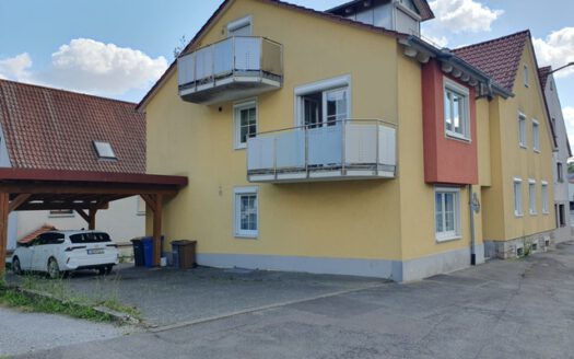 3-Zimmer-Wohnung mit Balkon und Stellplatz in Reichenberg!